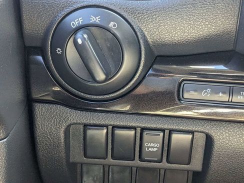 Used 2017 Nissan Titan SV image 26