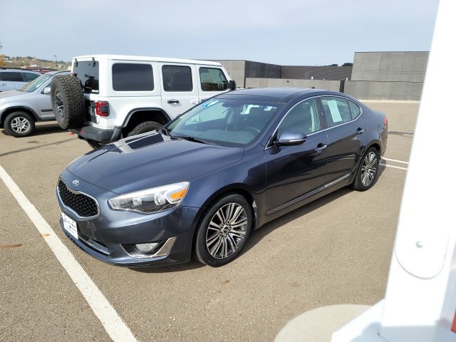 Used 2014 Kia Cadenza Premium w/ Luxury Package FWD image 3