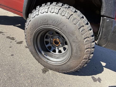 Used 1999 Jeep Cherokee SE image 30