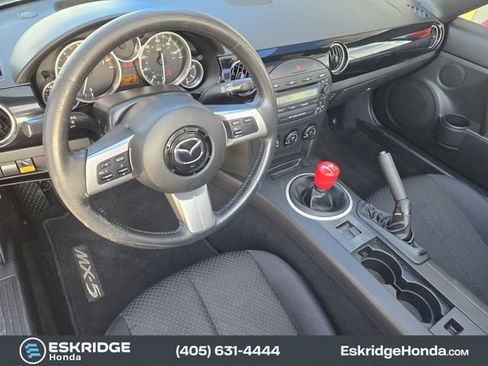 Used 2007 MAZDA MX-5 Miata Touring w/ Appearance Pkg image 25