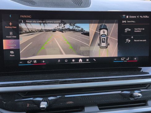 Used 2024 BMW X5 xDrive40i w/ M Sport Package image 25