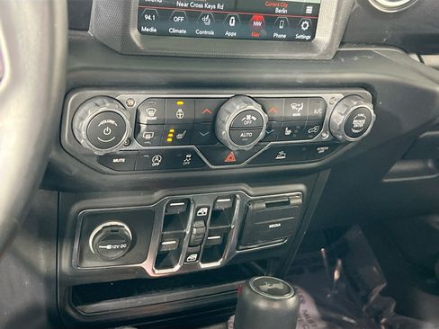 Used 2023 Jeep Wrangler Unlimited Sahara image 16