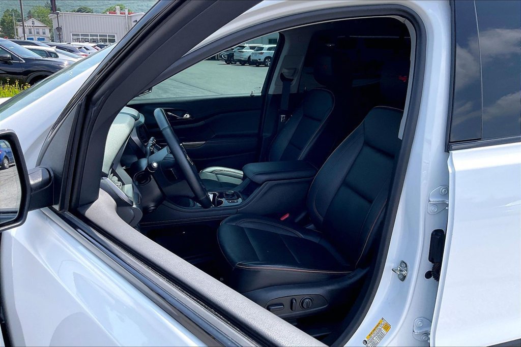 Used 2023 GMC Acadia AT4 w/ Technology Package AWD/4WD image 24