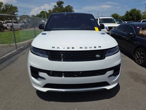 Used 2023 Land Rover Range Rover Sport SE Dynamic AWD/4WD image 2
