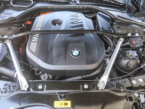 Used 2026 BMW 750e xDrive w/ Premium Package image 23