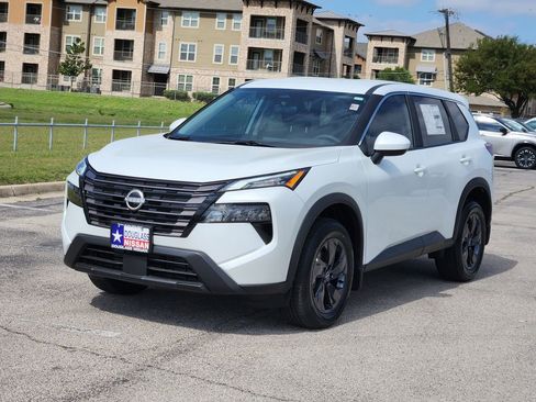 New 2026 Nissan Rogue SV FWD image 2
