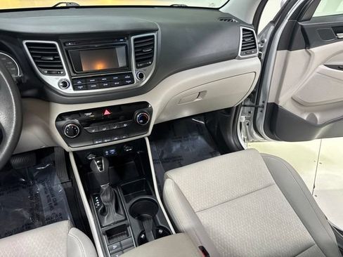 Used 2018 Hyundai Tucson SE AWD/4WD image 21
