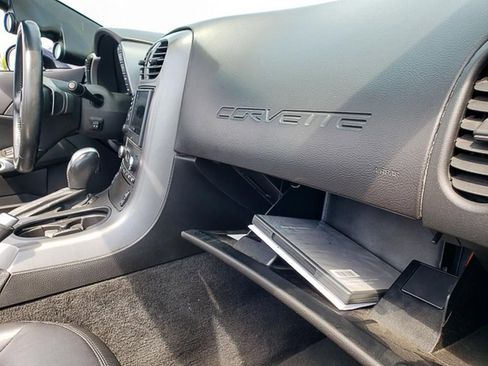 Used 2006 Chevrolet Corvette Convertible w/ Preferred Equipment Group image 28