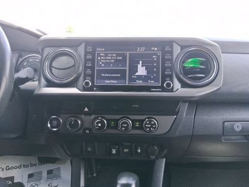 Used 2020 Toyota Tacoma TRD Off-Road AWD/4WD image 31