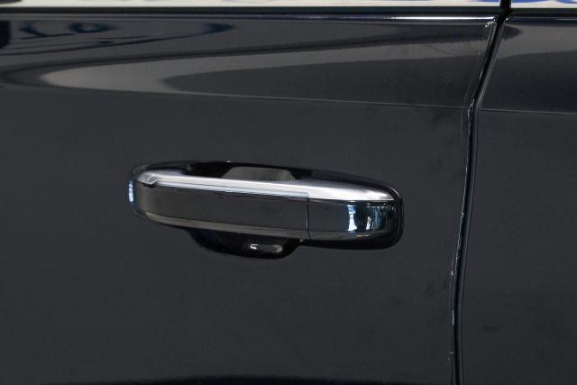Used 2022 Cadillac Escalade Premium Luxury Platinum AWD/4WD image 42