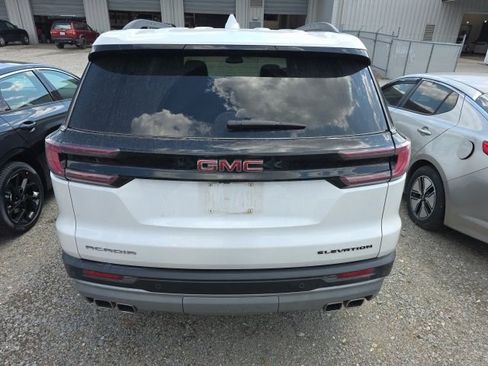 Used 2024 GMC Acadia Elevation w/ Luxury Package FWD image 5