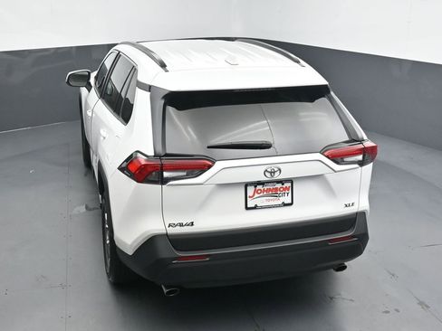Used 2024 Toyota RAV4 XLE FWD image 30