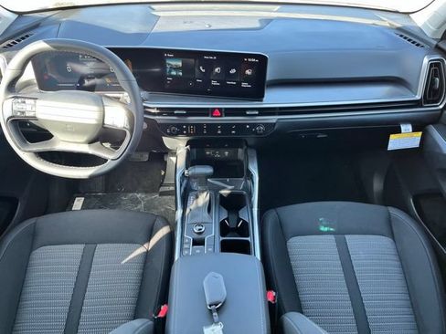 New 2026 Kia Sorento LX FWD image 9