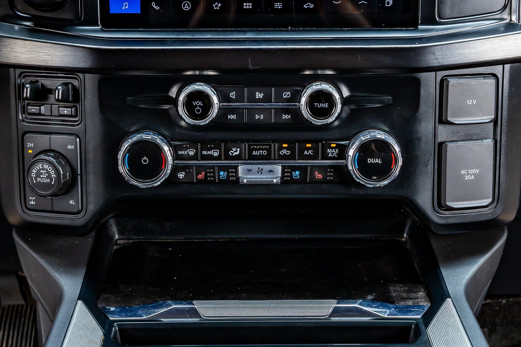 Used 2023 Ford F250 Lariat w/ Lariat Ultimate Package AWD/4WD image 22
