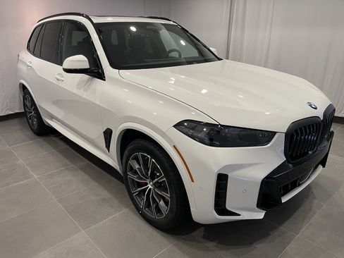 New 2026 BMW X5 xDrive40i w/ M Sport Package image 3