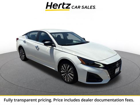 Used 2025 Nissan Altima 2.5 SV FWD image 1