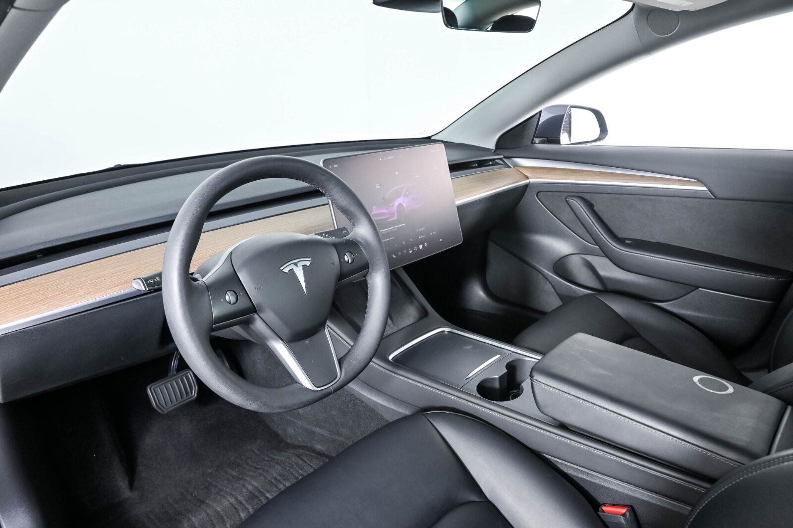 Used 2023 Tesla Model 3 Standard Range RWD image 4