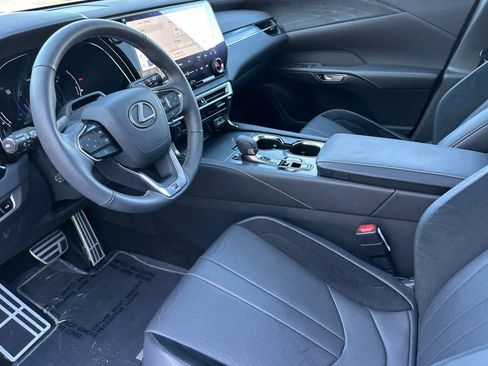 Used 2023 Lexus RX 500h F Sport image 11