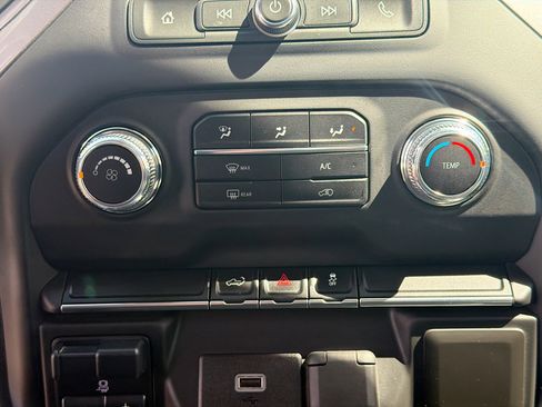 Used 2020 GMC Sierra 2500 4x4 Crew Cab w/ Convenience Package image 22