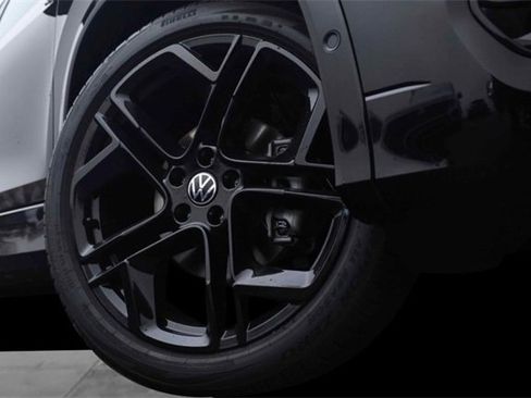 New 2026 Volkswagen Tiguan SE R-Line image 3