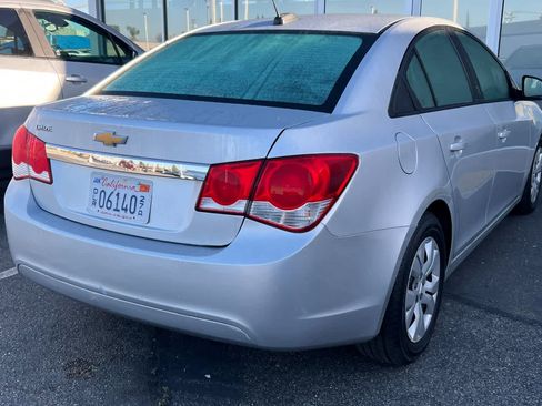 Used 2016 Chevrolet Cruze LS image 2
