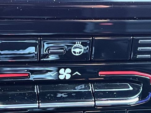 New 2025 Jeep Grand Cherokee Limited w/ Black Appearance Package image 28