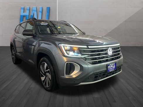 Certified 2025 Volkswagen Atlas SE image 7