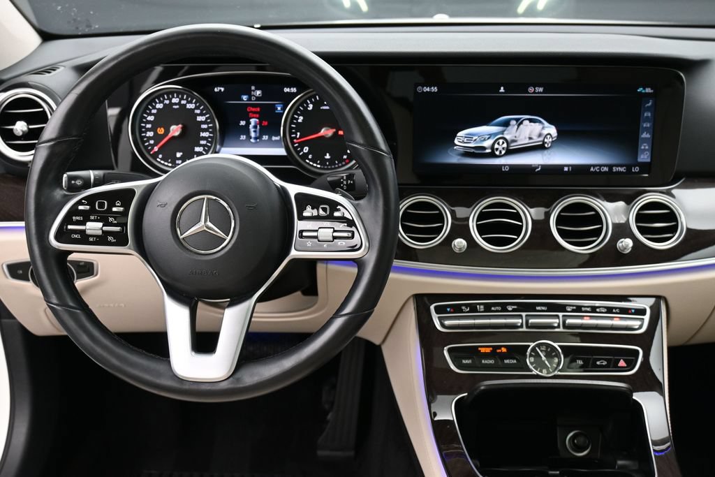Used 2019 Mercedes-Benz E 300 4MATIC image 11