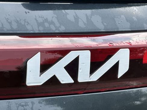 Used 2025 Kia Seltos EX AWD/4WD image 19