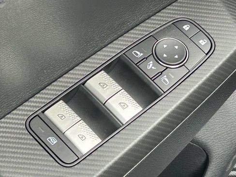 Used 2025 Mitsubishi Outlander 4WD Plug-In Hybrid image 28