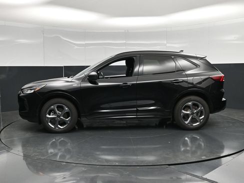 Used 2023 Ford Escape ST-Line w/ Tech Pack #1 AWD/4WD image 7
