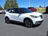 Used 2018 Nissan Kicks SR image 3