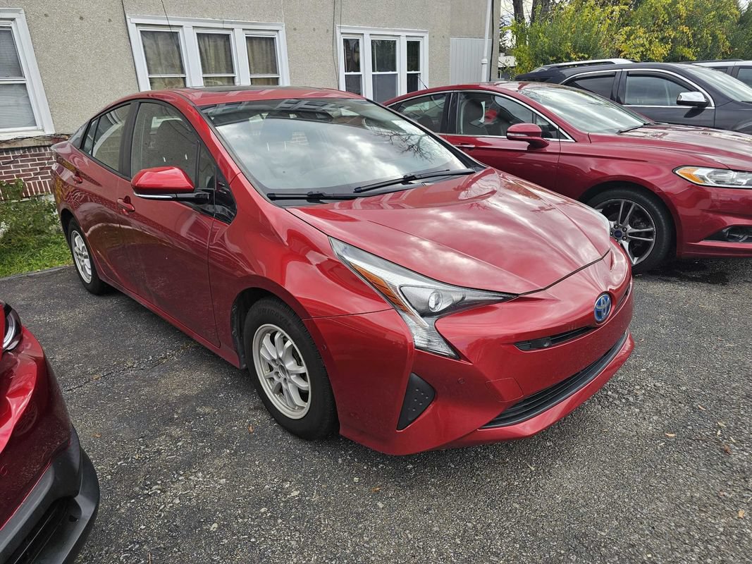 Used 2018 Toyota Prius Four w/ Advanced Technology Package FWD image 2