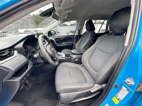 Used 2019 Toyota RAV4 LE image 20