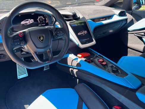 Used 2024 Lamborghini Revuelto AWD/4WD image 15