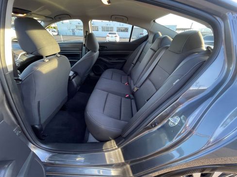 Used 2025 Nissan Altima 2.5 SV image 27