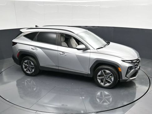 Used 2025 Hyundai Tucson SEL AWD/4WD image 47