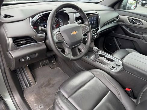 Certified 2023 Chevrolet Traverse LT w/ LT Premium Package AWD/4WD image 19