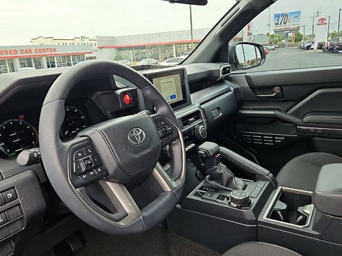 Certified 2025 Toyota 4Runner 4WD image 12