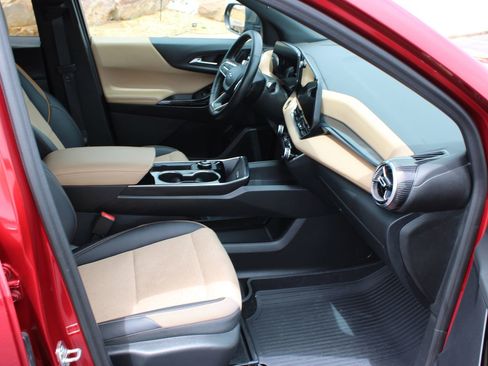 Used 2026 Chevrolet Equinox ACTIV w/ LPO, Floor Liner Package AWD/4WD image 24