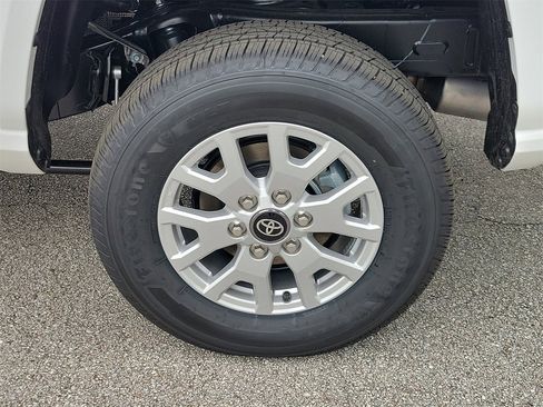 New 2026 Toyota Tacoma SR5 image 5