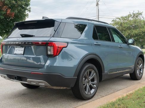 Used 2025 Ford Explorer Active w/ Active Comfort Package AWD/4WD image 5
