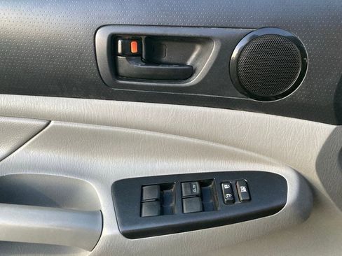 Used 2013 Toyota Tacoma PreRunner w/ Convenience Pkg image 13