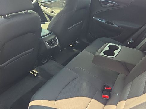 Used 2018 Chevrolet Malibu LT FWD image 18