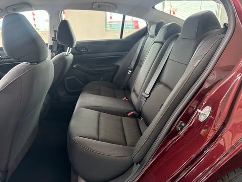 Used 2025 Nissan Altima 2.5 SV FWD image 10