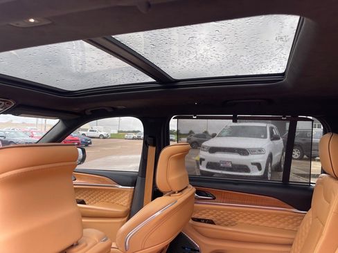 Used 2023 Jeep Grand Cherokee L Summit image 15