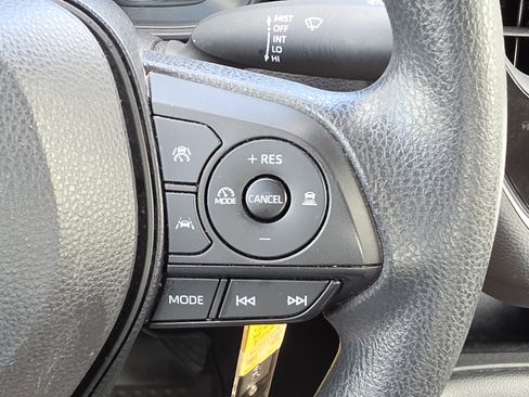 Used 2024 Toyota Corolla LE FWD image 17
