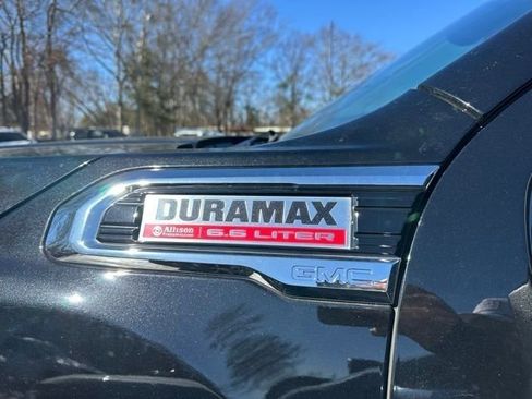 Used 2021 GMC Sierra 2500 Denali w/ Denali Black Diamond Edition image 15