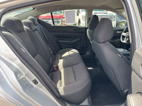 Used 2024 Nissan Altima 2.5 SV FWD image 19
