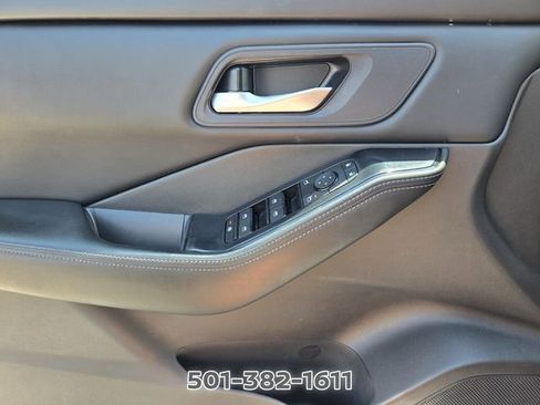 Certified 2024 Nissan Rogue SV FWD image 31